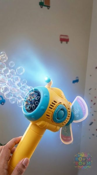 Submarine Bubble gun with 4 rechargable batteries and charger
